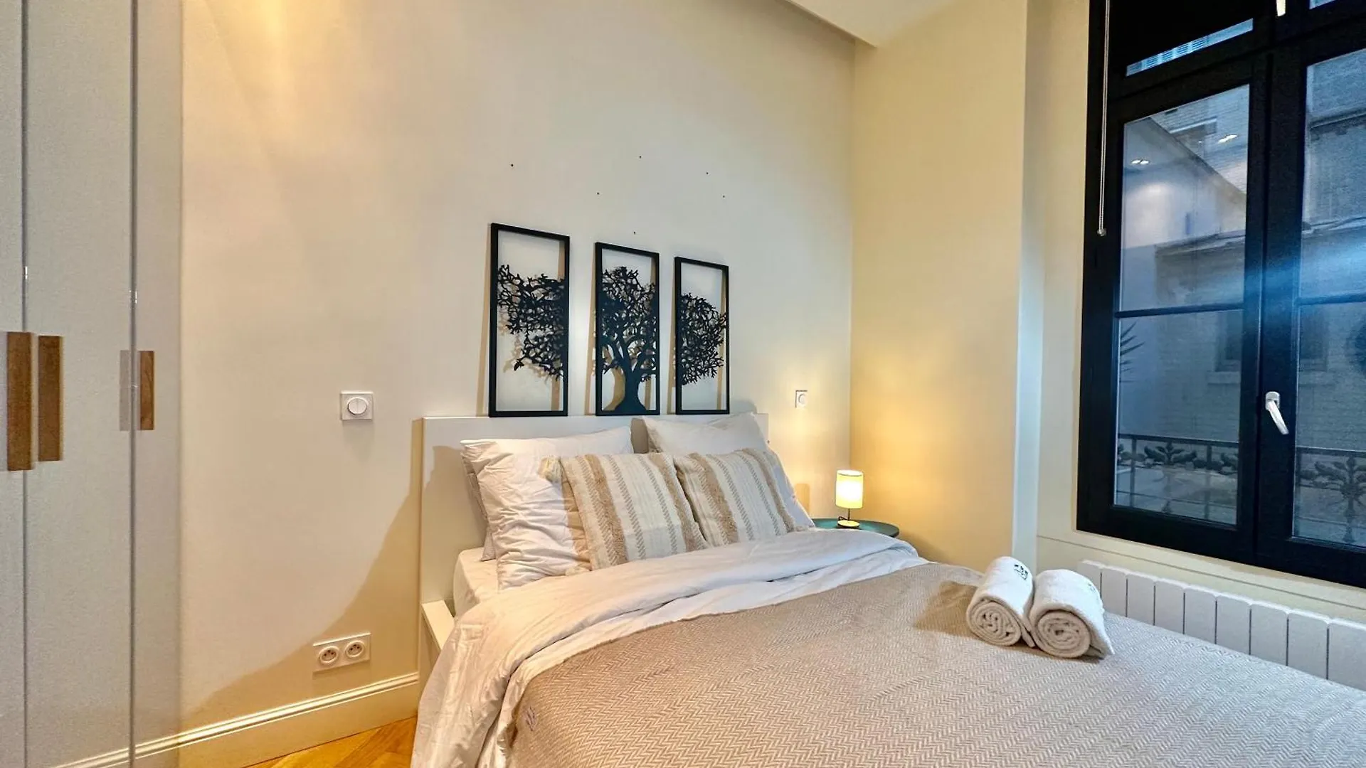 Eiffel Tower Champs De Mars Apartment Paris 0*,  France