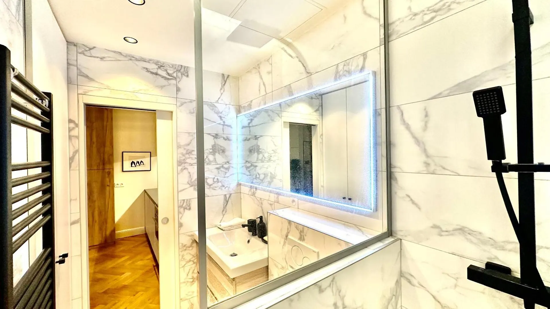Eiffel Tower Champs De Mars Apartment Paris