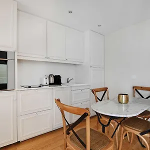Amazing Duplex 4p- Louvre Museum Tuileries Apartment