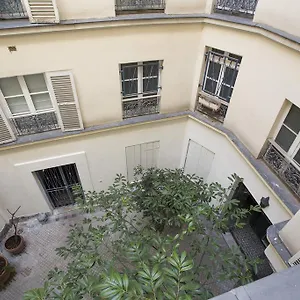 Beaune Apartment